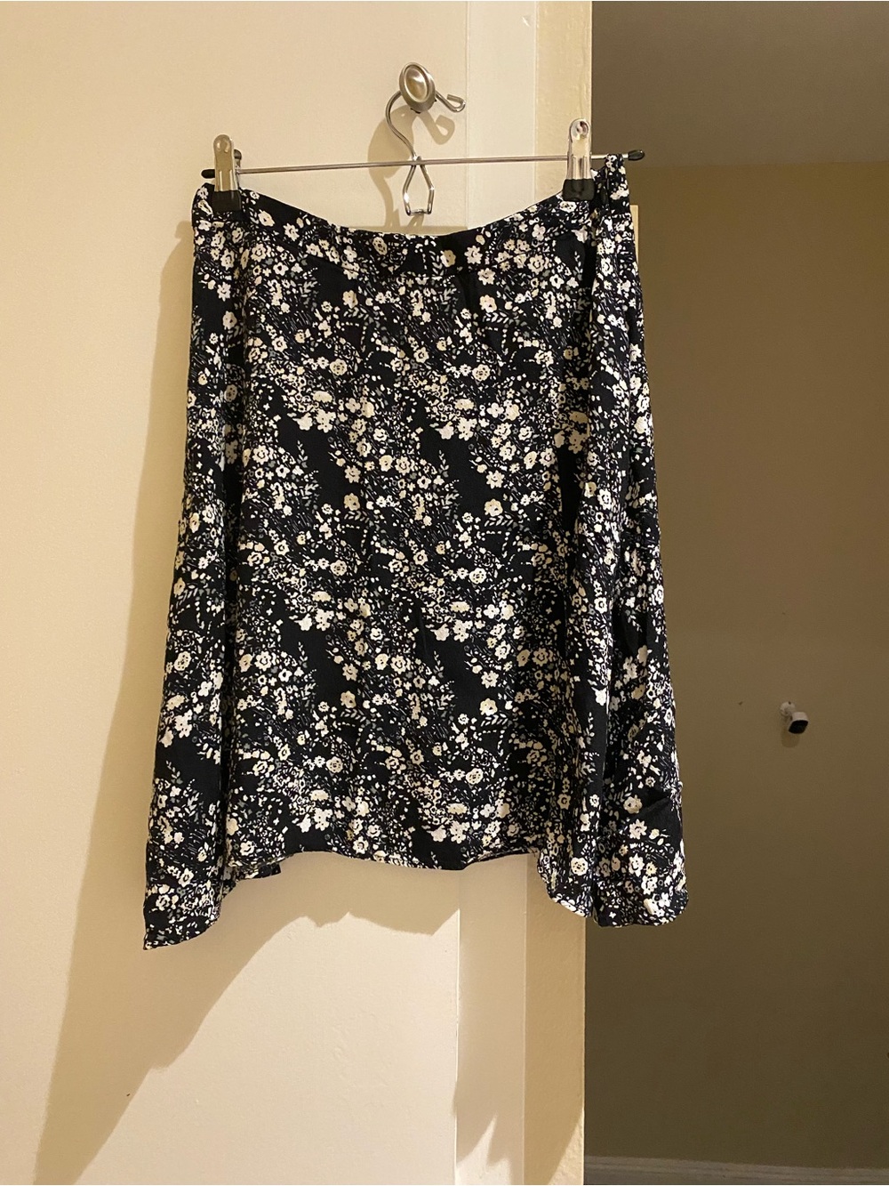 GAP Black and White Floral A-Line Skirt